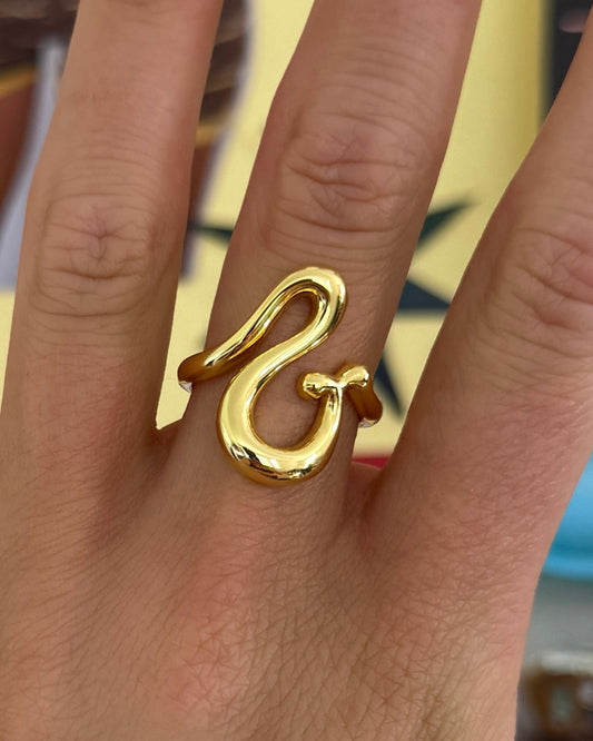 Curle Gold Ring