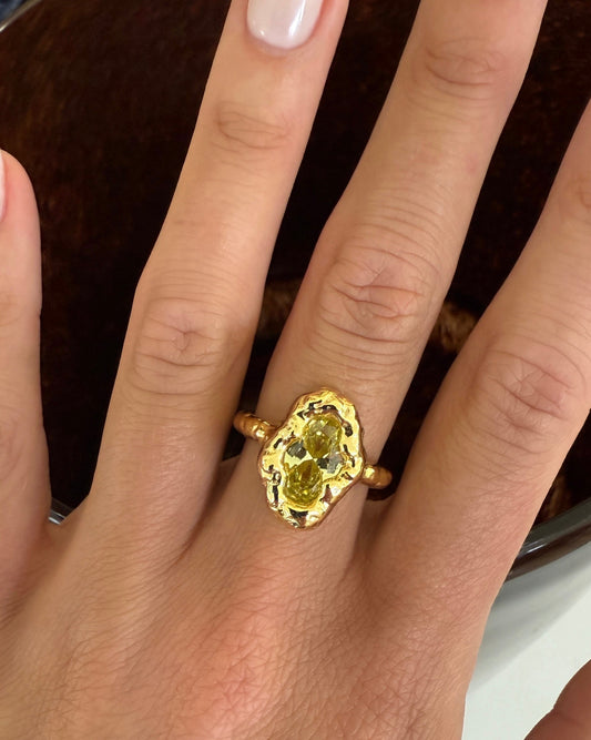 Bossy Gold Ring