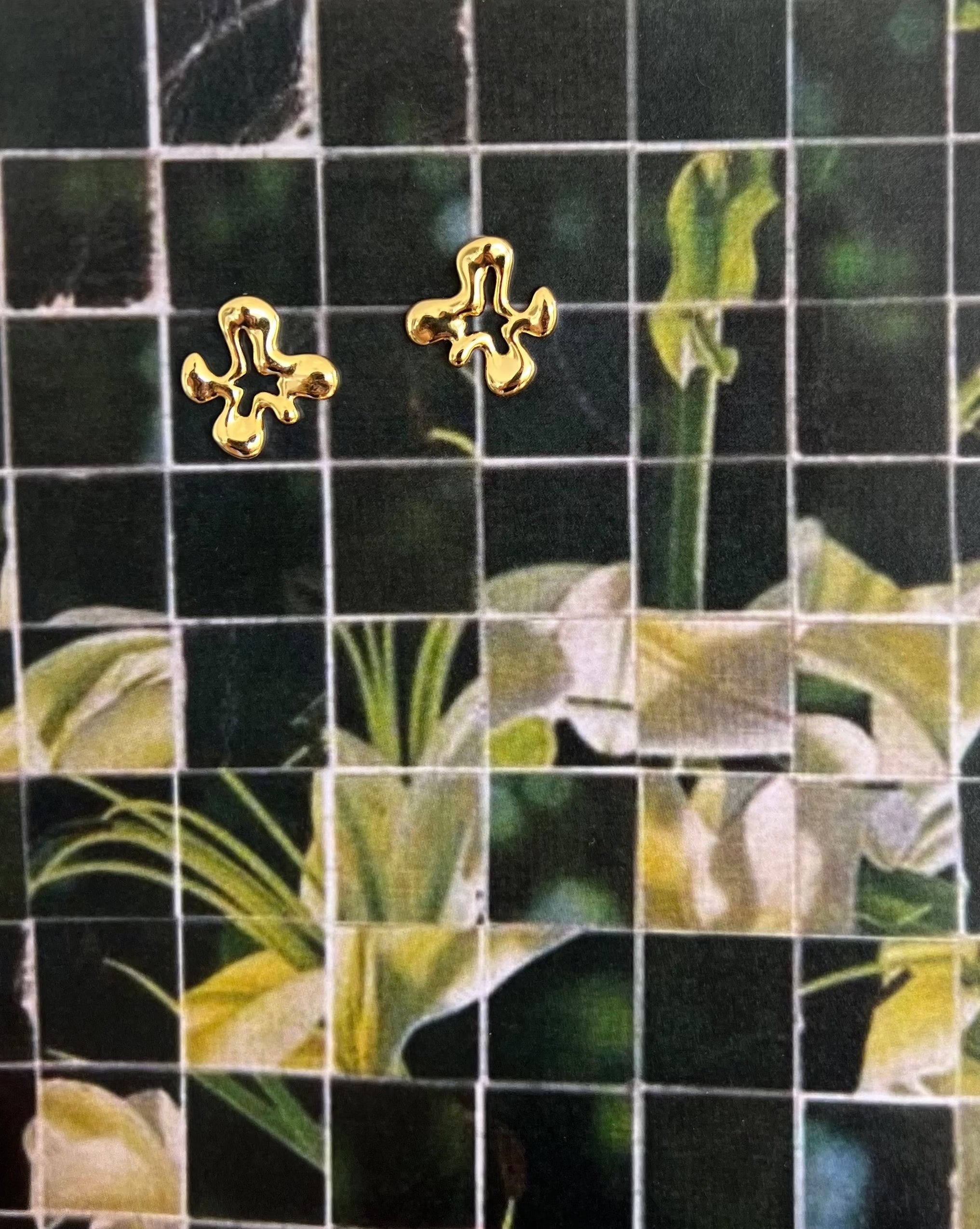 Petal Large Gold Earrings